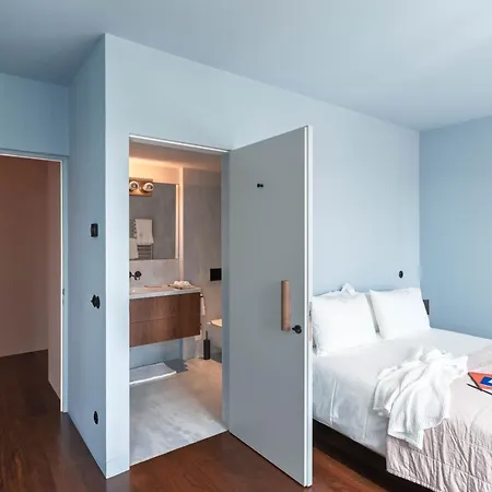 Arts Club By Feel Discovery Apartman *